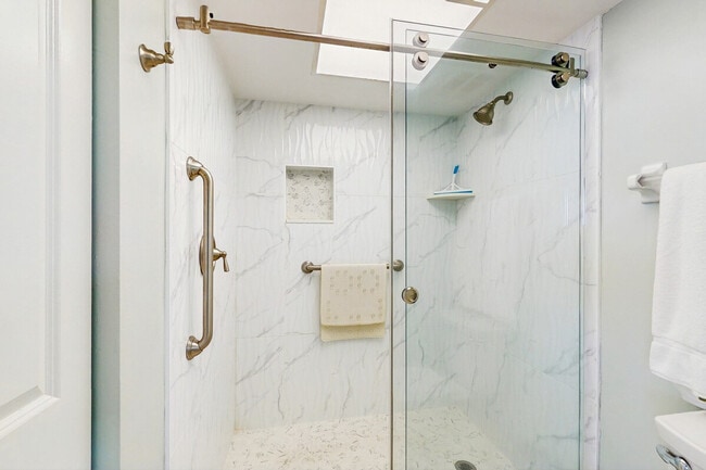 Building Photo - 26300 Hickory Blvd