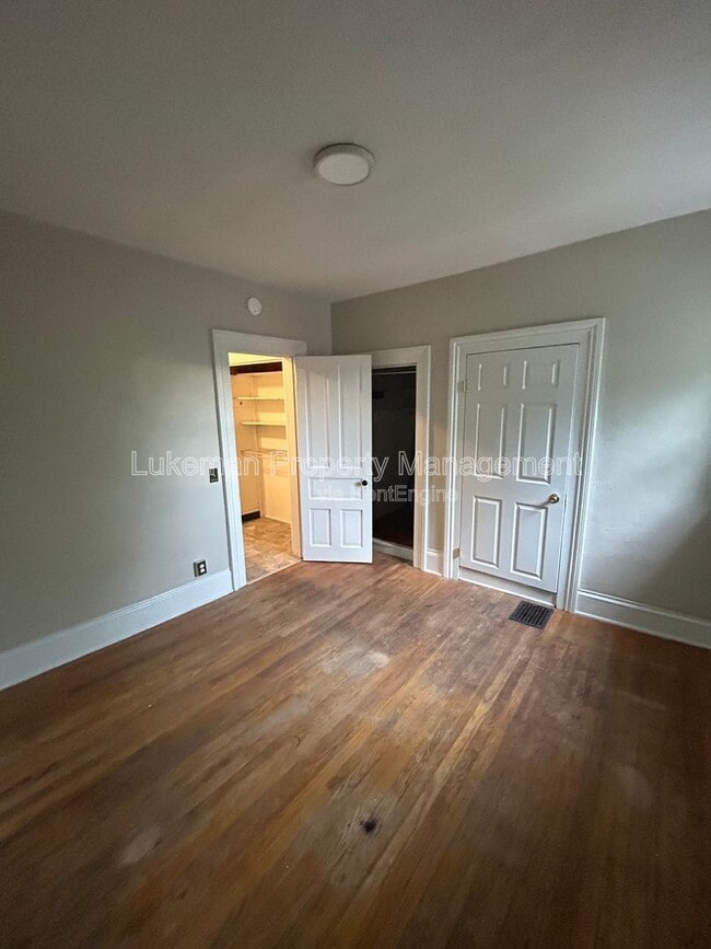 Building Photo - 724 W South St