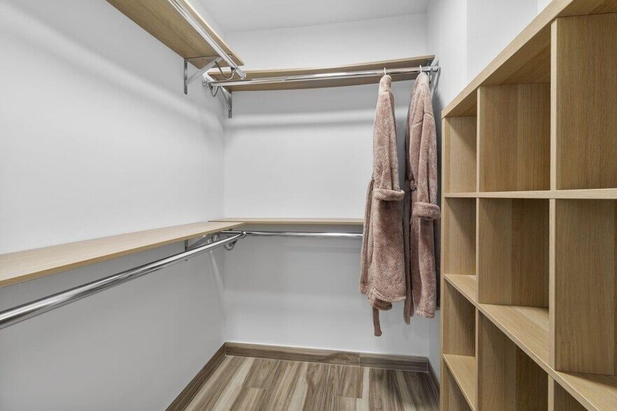 Building Photo - 4020 Galt Ocean Dr