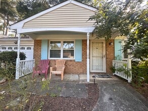 Building Photo - Charming 3-Bedroom Ranch on Oversized Corn...