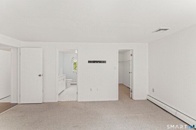 Building Photo - 89 Cranbury Dr