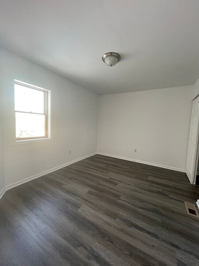 Building Photo - Fully Renovated 4BR Home – Move-In Ready with Spacious Layout & Modern Upgrades!