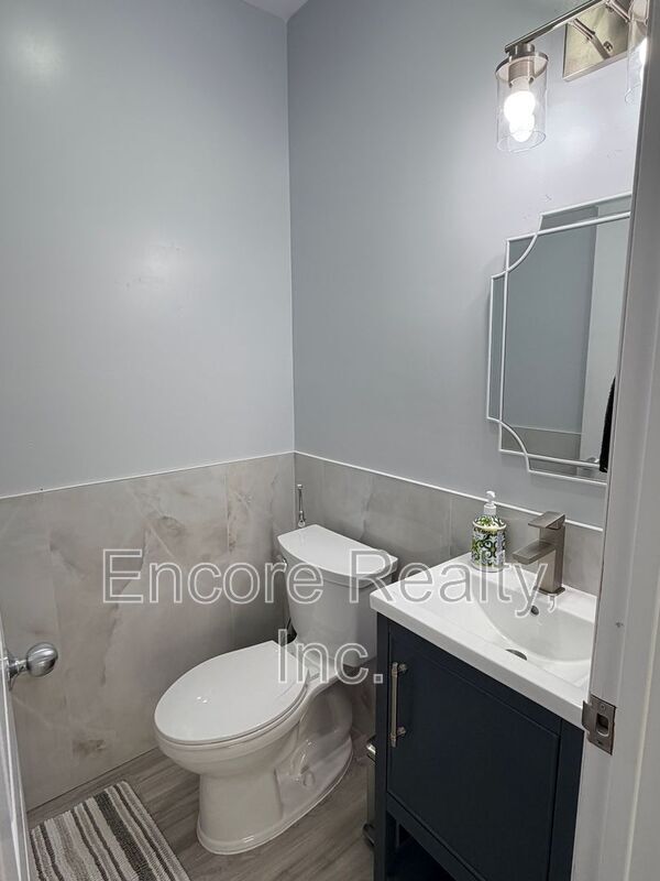 Building Photo - 10628 Louisa Dr
