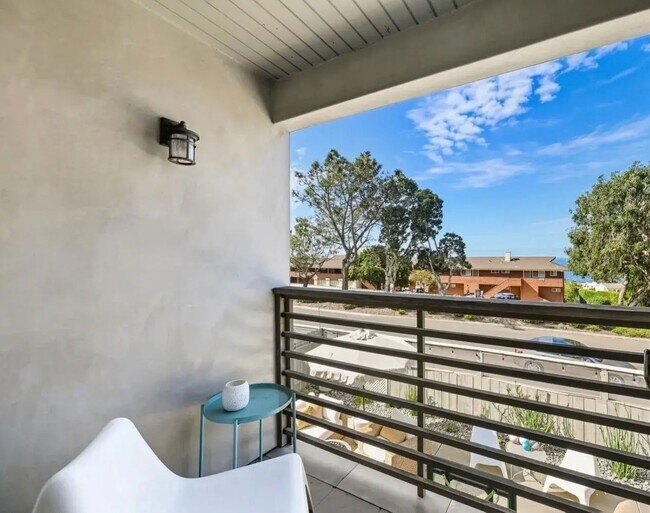 Building Photo - 531 Camino Del Mar