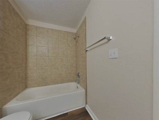 Building Photo - 3259 Jorns St