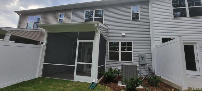 Building Photo - 304 Hazy Hills Ln