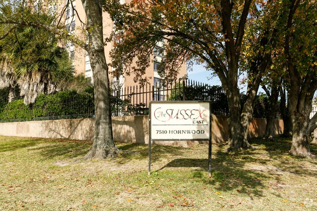 Building Photo - The Sussex East Tower