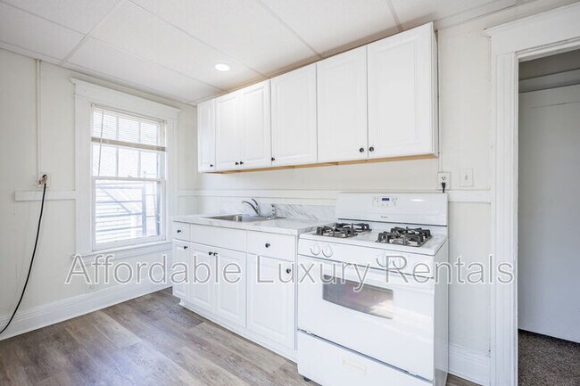 Building Photo - 3 Sumner Park