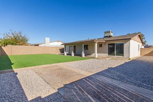 Building Photo - 4302 N 80th Ln