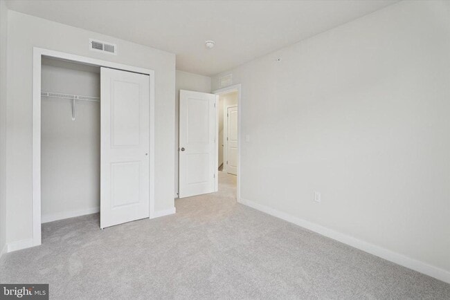 Building Photo - 19 E Front St