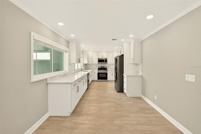 Building Photo - 5434 Oakhurst Dr