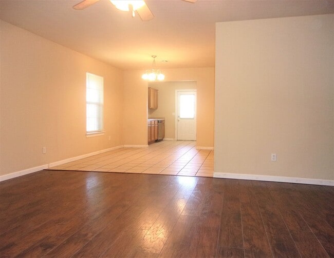 Building Photo - 3 BED 2 BATH 2 CAR GARAGE HOME- NW OKC