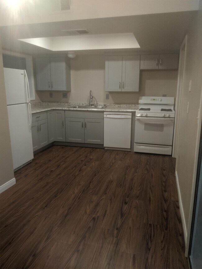 Building Photo - 2685 Ruthe Duarte Ave