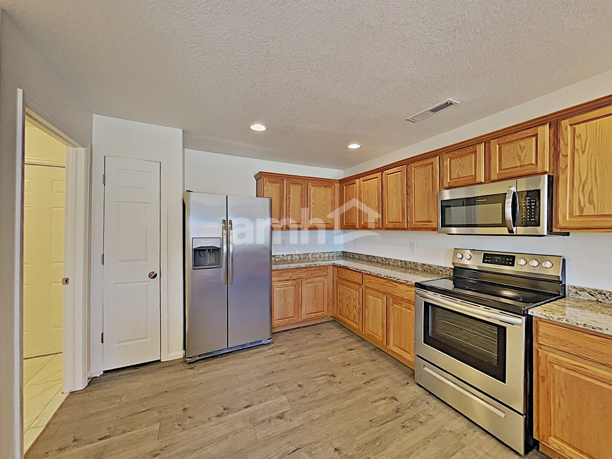Building Photo - 816 Ponderosa Ln