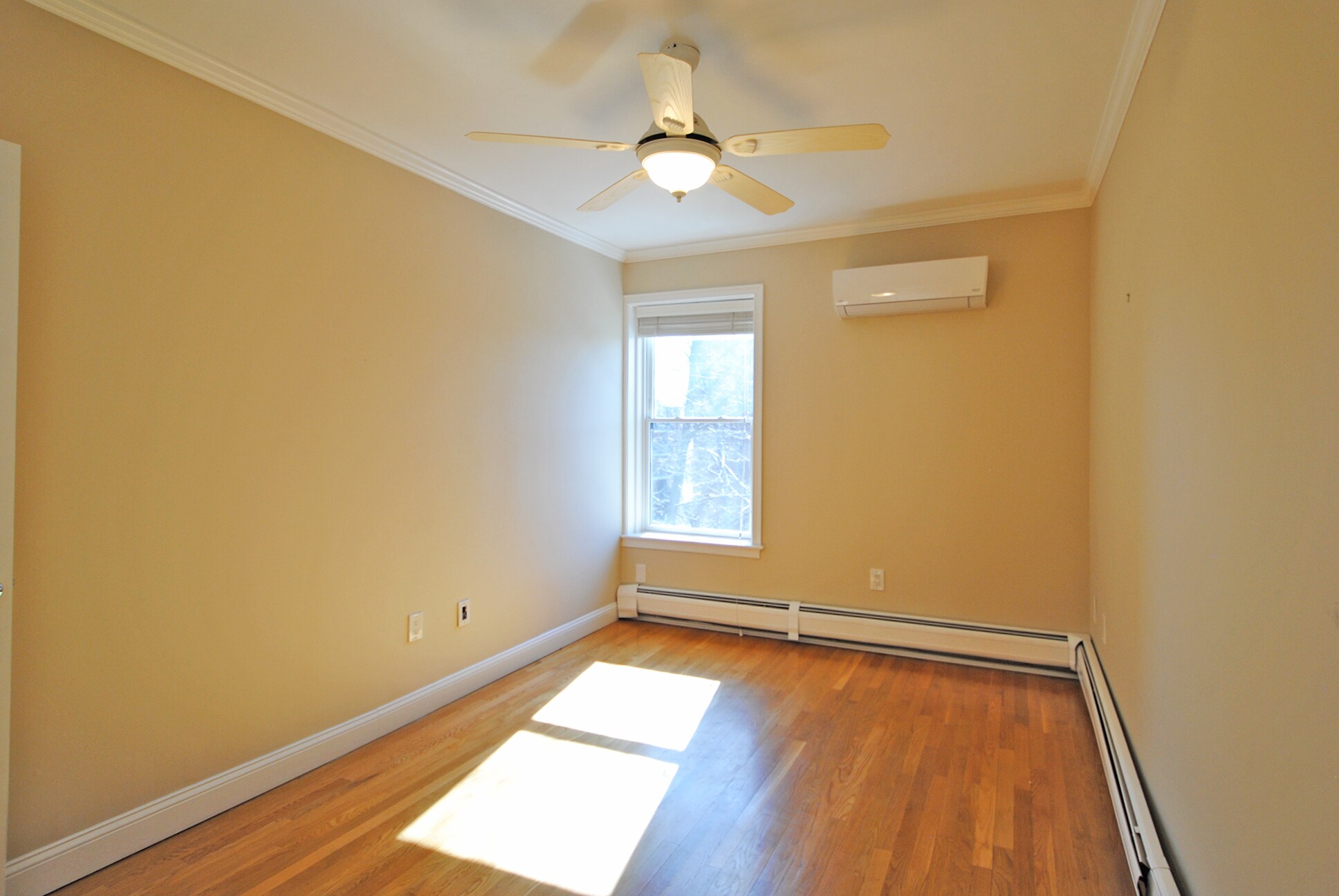 Building Photo - 33 Longwood Ave