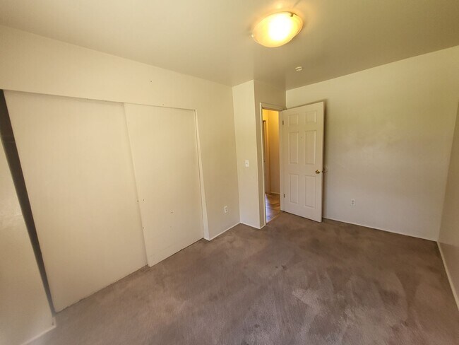 Building Photo - Angle View Duplex