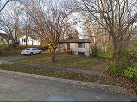 Building Photo - 808 6th Ave