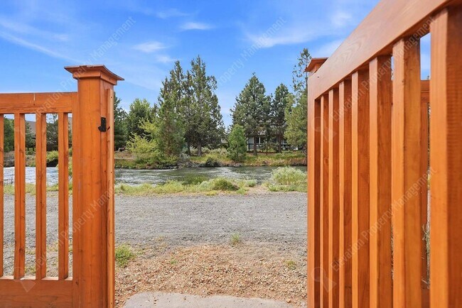 Building Photo - 4 BR Home in SE Bend with Canal Trail Access, Fenced Yard & Greenhouse