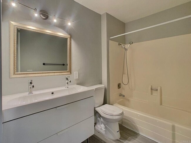 Building Photo - Charming 1 bedroom in Mission Valley!