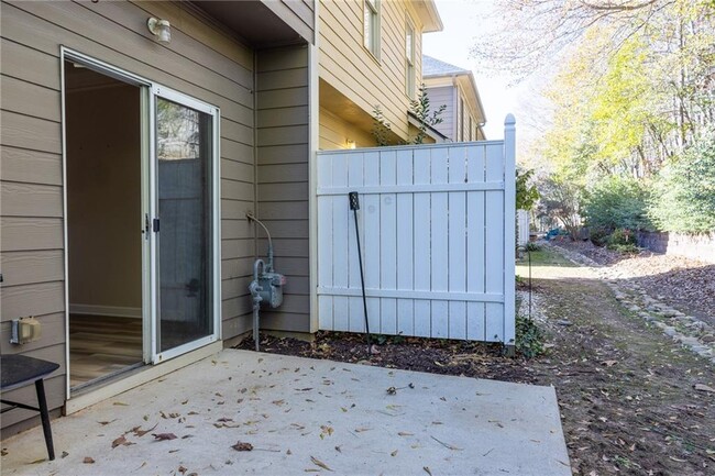 Building Photo - 1232 Harris Commons Pl