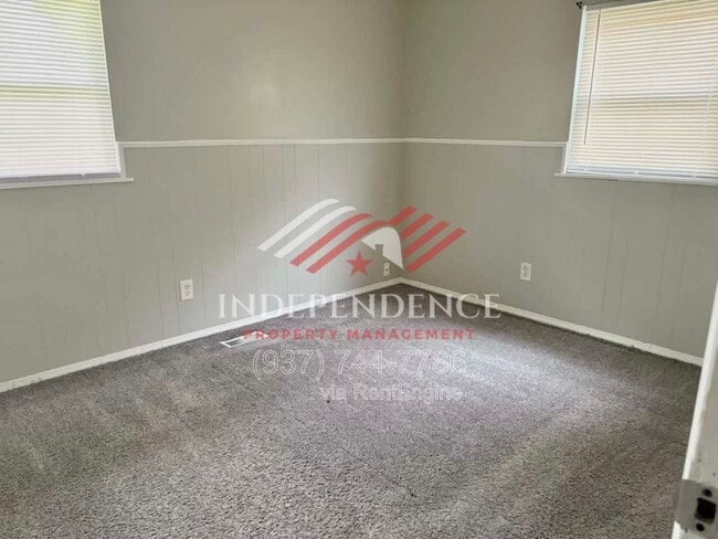 Building Photo - 136 Rogers Dr