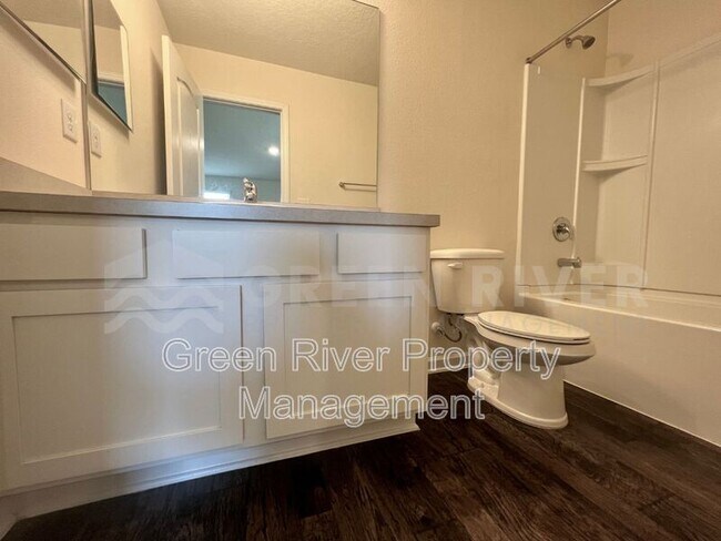 Building Photo - 294 Aralia Ln