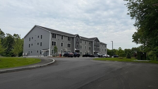 Building Photo - 251 Sladen St