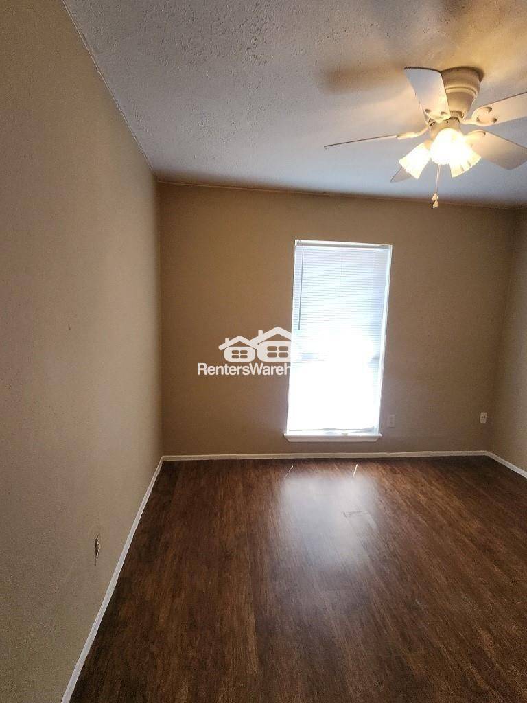 Building Photo - 24310 Rockin 7 Dr