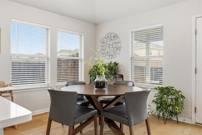 Building Photo - 6604 Coalinga Ln