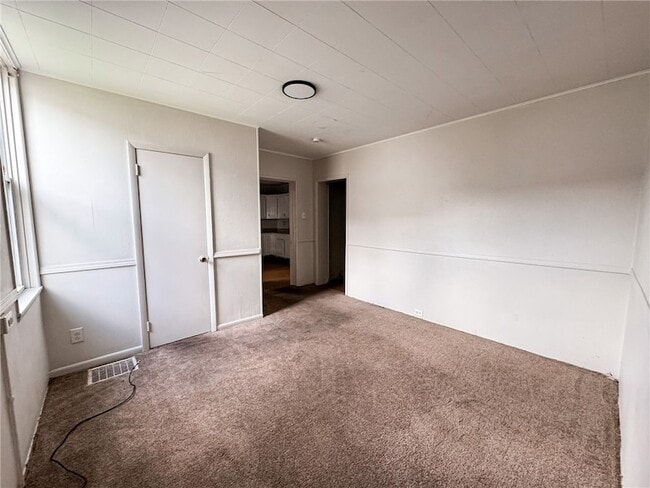 Building Photo - 310 27th St