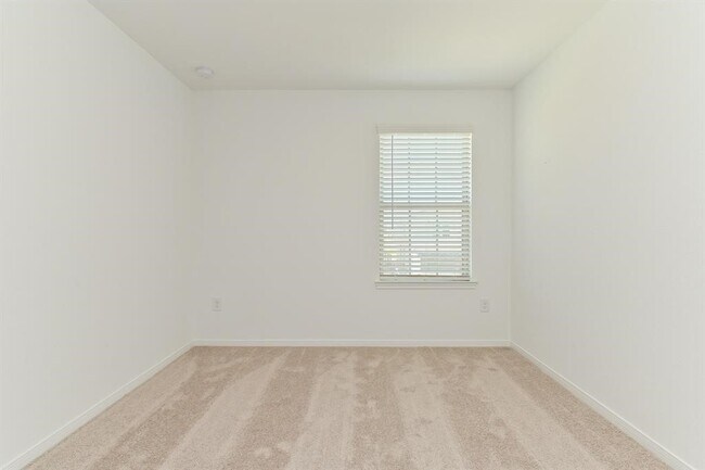 Building Photo - 1005 Greenshank Dr
