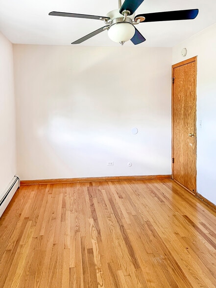 1st Bedroom - 5043 W Cornelia Ave