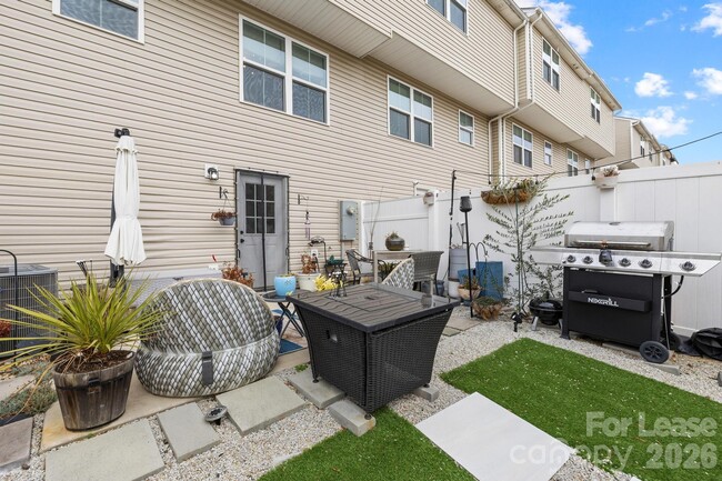 Building Photo - 6312 Cutwater Cir