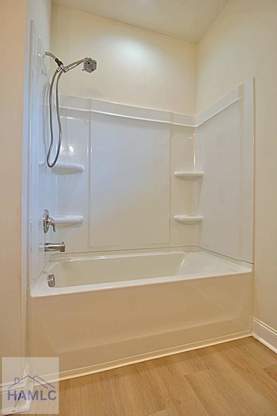 Building Photo - 302 Mcclelland Lp NE