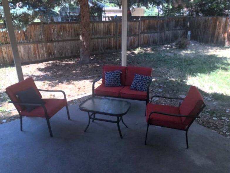 Building Photo - 2253 Iroquois Dr