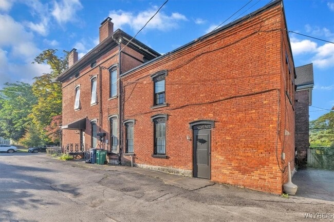 Building Photo - 522 Franklin St
