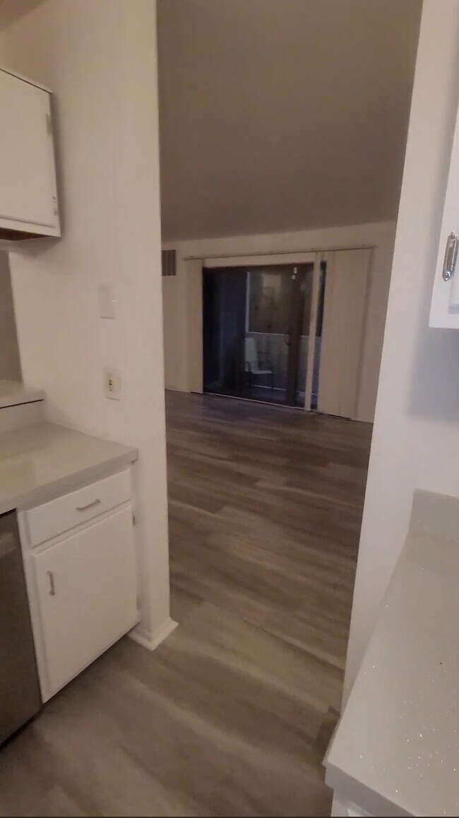 Building Photo - 1303 Morris Ct