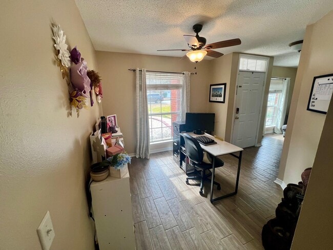 Building Photo - 318 Riverchase Blvd