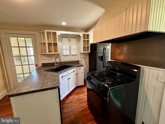 Building Photo - 8122 John Mosby Hwy