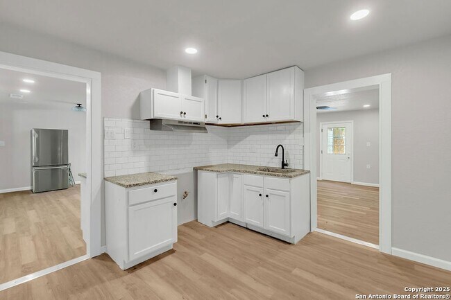 Building Photo - 9018 Ozalid Ln