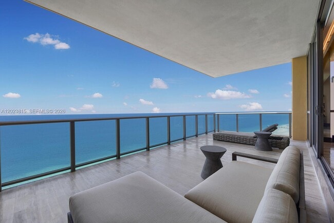 Building Photo - 17749 Collins Ave