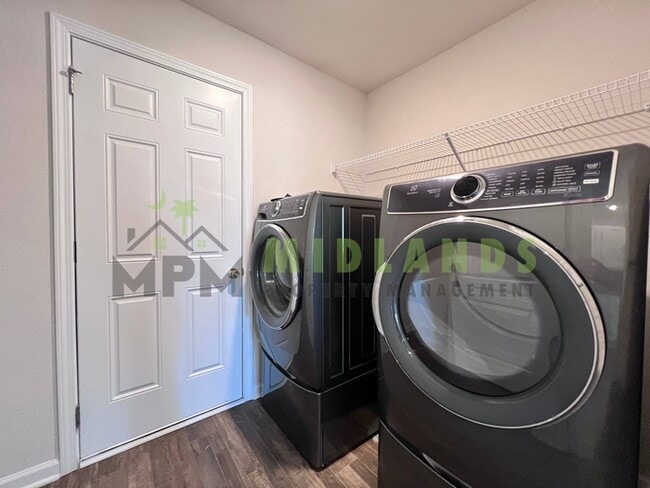 Building Photo - 645 Wild Tulip Ct