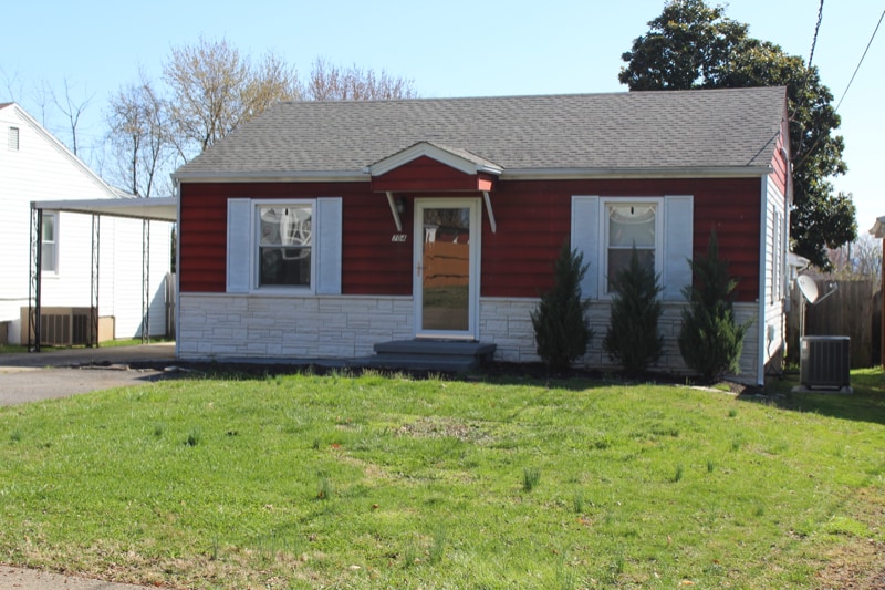 Primary Photo - 704 N Barton St