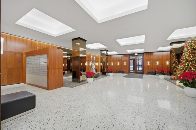 Building Photo - 535 N Michigan Ave