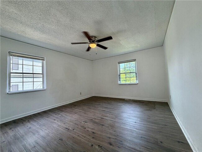 Building Photo - 1070 Ollie Cir NW