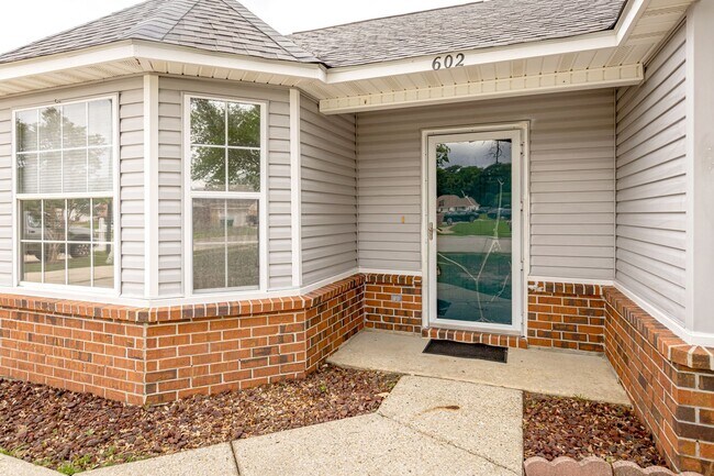Building Photo - Freshly Renovated Rental Property