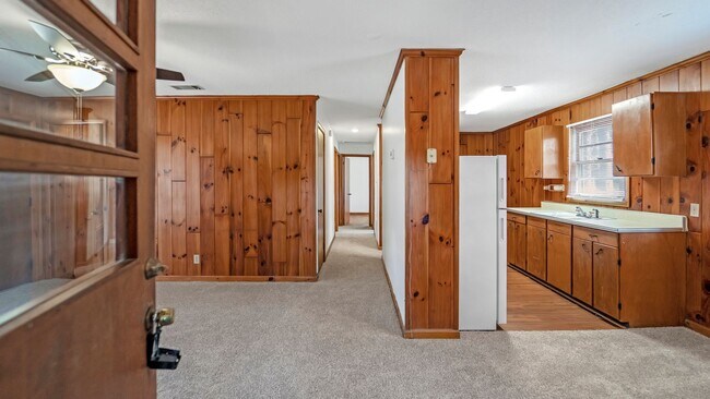 Building Photo - Cozy 3-Bedroom Home with Corner Lot in Rincon