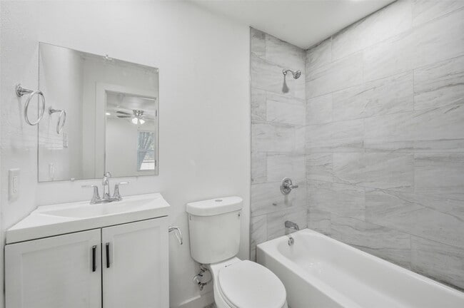 Building Photo - 8708 Ronnie St