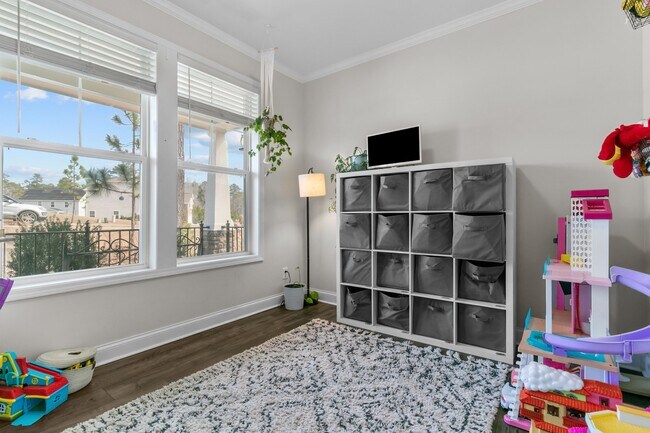 Building Photo - 230 Parrish Ln