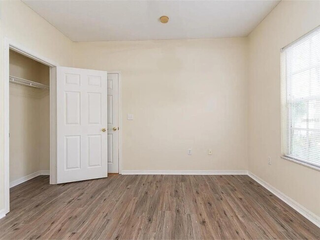 Building Photo - 10000 SW 52nd Ave